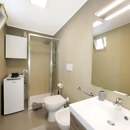 2 Bedrooms Penthouse In The Center Lägenhet