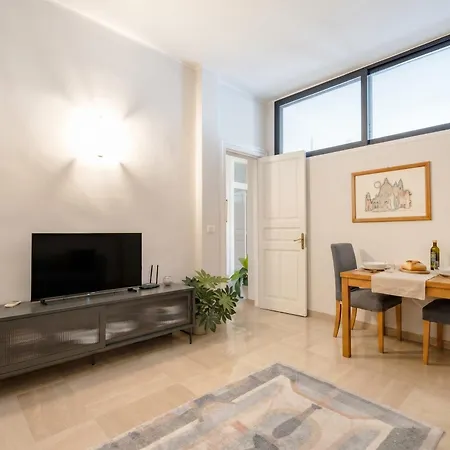 2 Bedrooms Penthouse In The Center Apartamento Bari