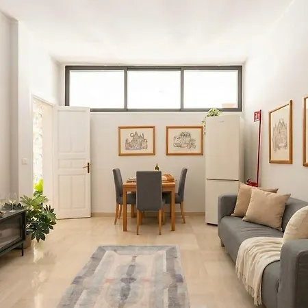 2 Bedrooms Penthouse In The Center