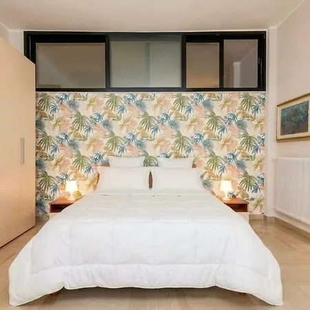 2 Bedrooms Penthouse In The Center *