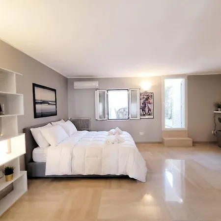 2 Bedrooms Penthouse In The Center * Bari