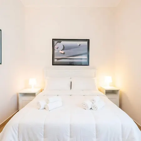 2 Bedrooms Penthouse In The Center