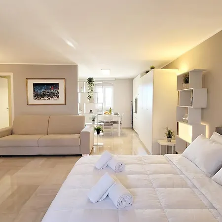 2 Bedrooms Penthouse In The Center Bari