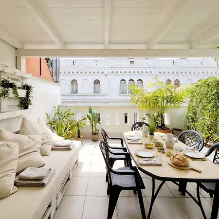 2 Bedrooms Penthouse In The Center Apartamento *